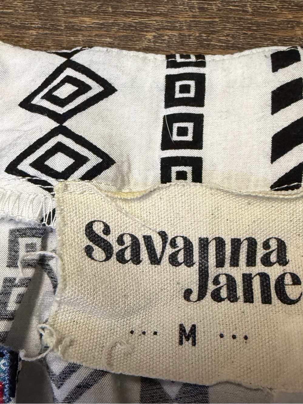 Savanna Jane Boho Embroidered Peasant Top Womens Medium Floral Bell Sleeve Rayon - Picture 3 of 10